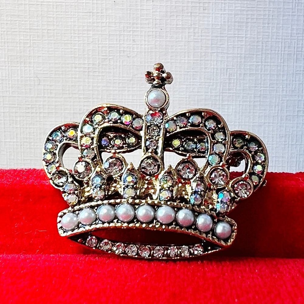 Vintage 80s Crown Brooch Rhinestone Pearl Silver Tone Regal Glam Sparkly Pin